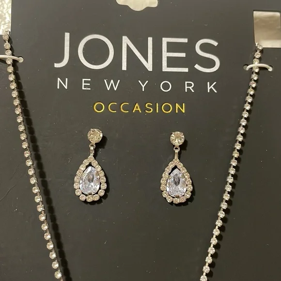 Jones New York Earrings and Necklace Set - Picture 2 of 5